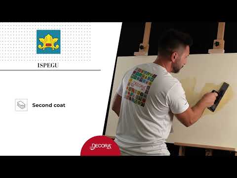 Craftsman applying wall texture with trowel